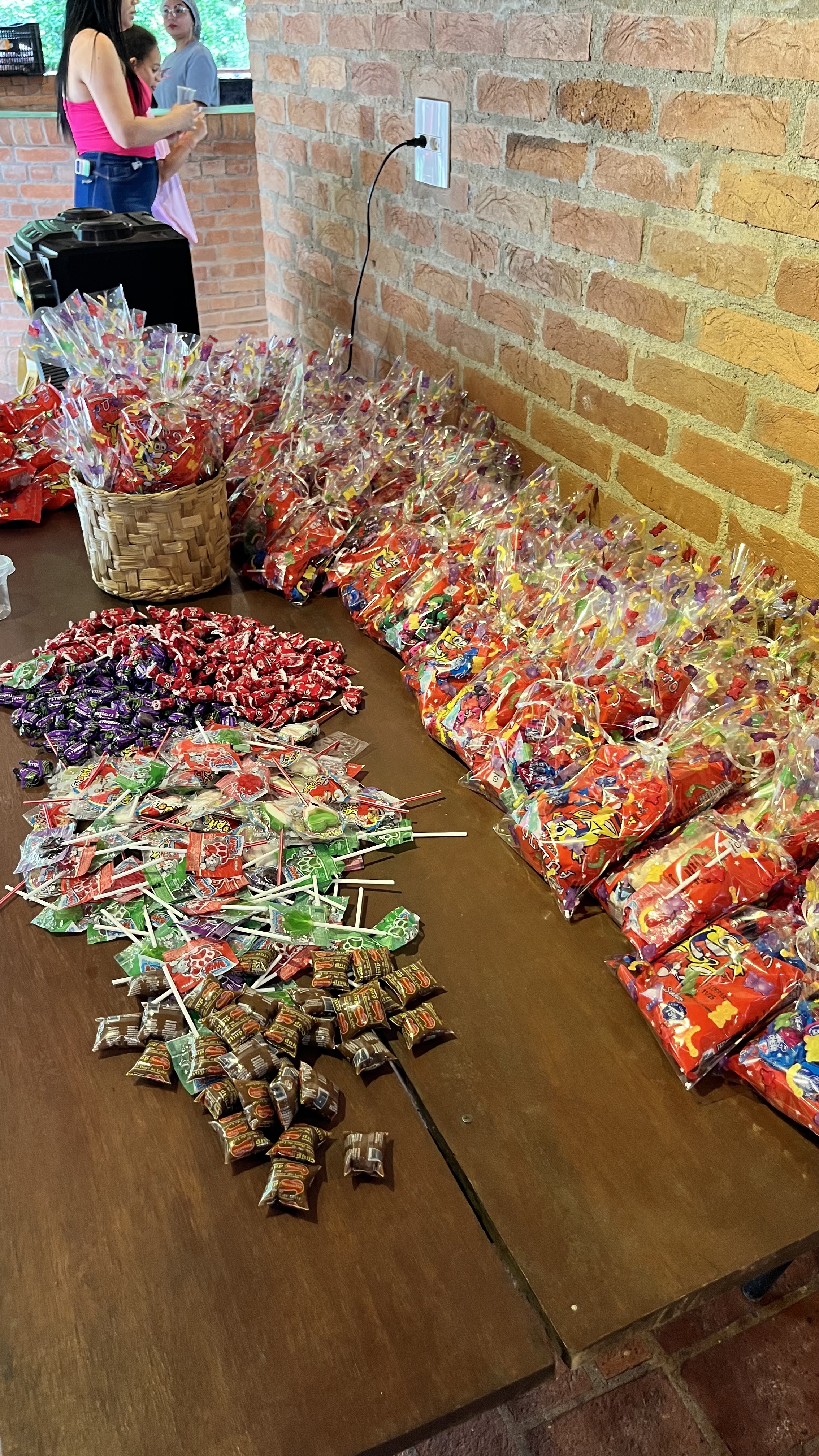 Natal Solidário 2025 - Famílias reunidas